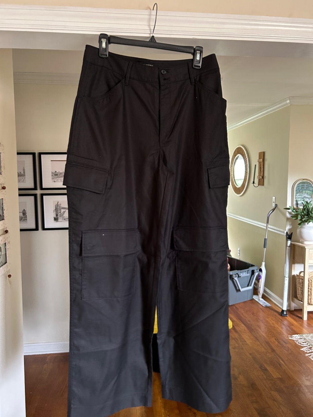 Banana Republic Womens Black Cargo Pants with Multiple Pockets